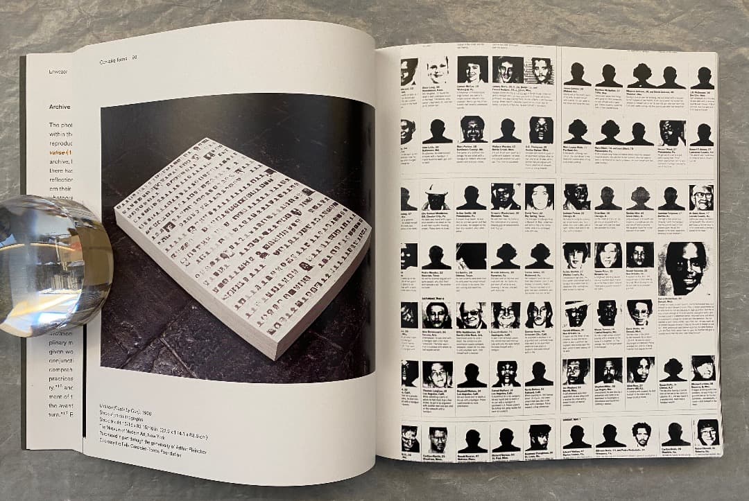 洋書希少）Archive Fever（展覧会図録）、2008年。