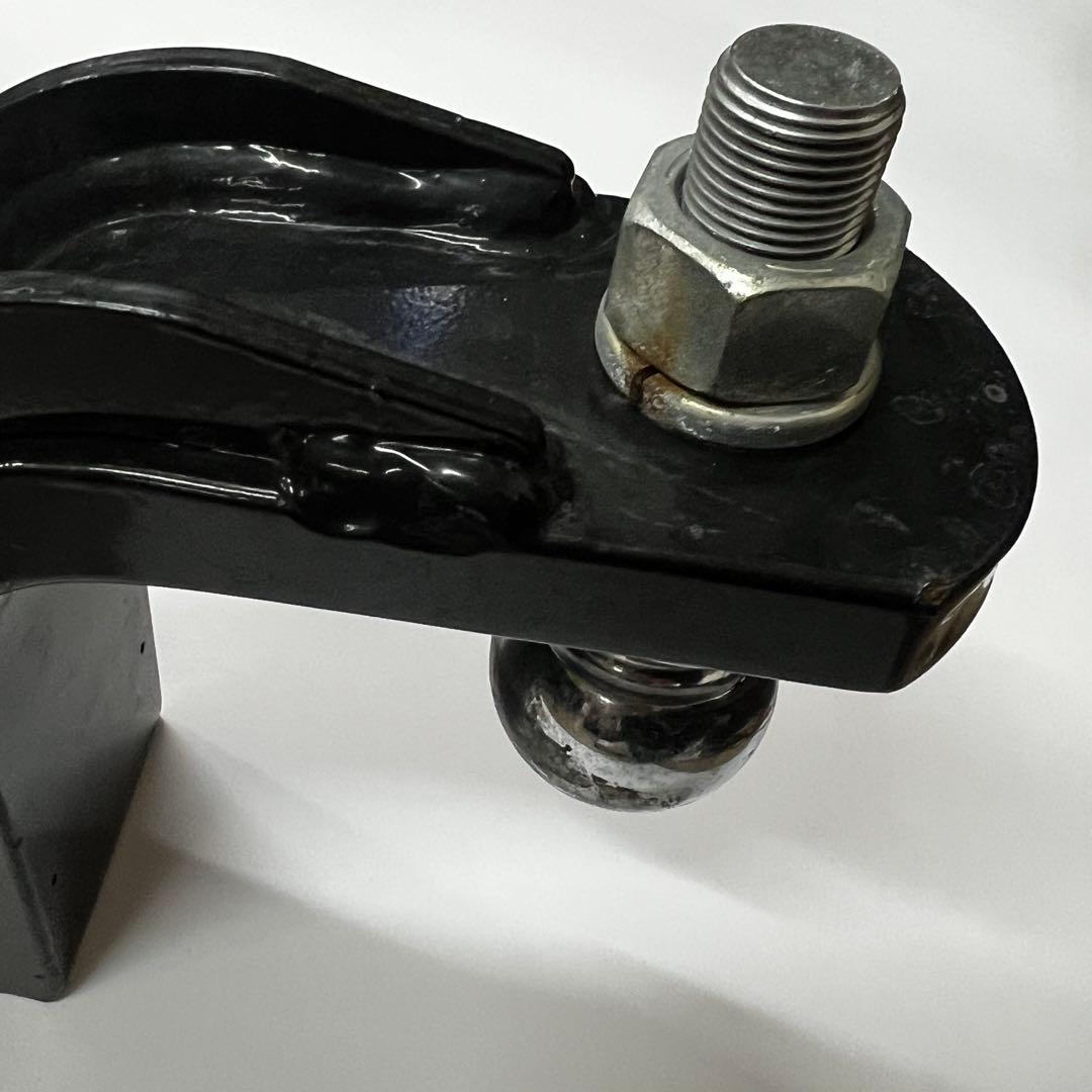 ランクルヒッチメンバー　純正品　日本製ラウンドクルーザー300 トレーラーヒッチ