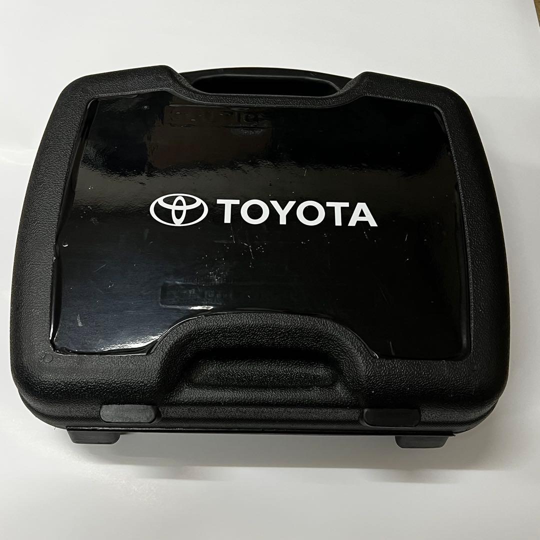 ランクルヒッチメンバー　純正品　日本製ラウンドクルーザー300 トレーラーヒッチ