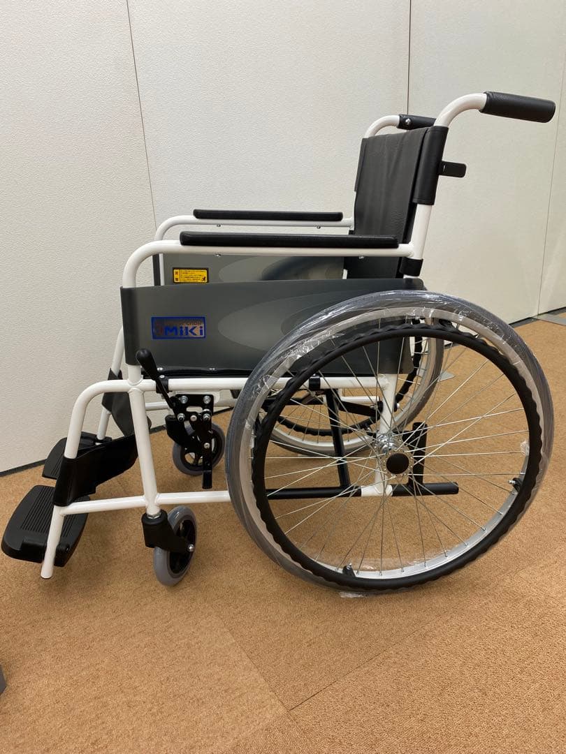 フォロー割でセール中　MIKI 自走用車椅子 VS-1　ノーパンク車椅子