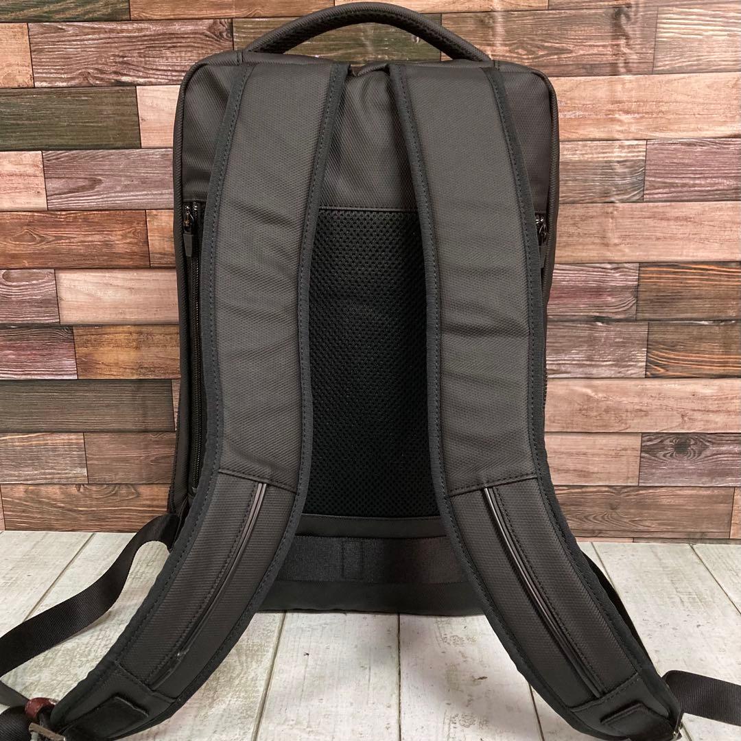✨極美品✨　タケオキクチ　現行品　B4可　PC収納　バックパック　ブラック　黒