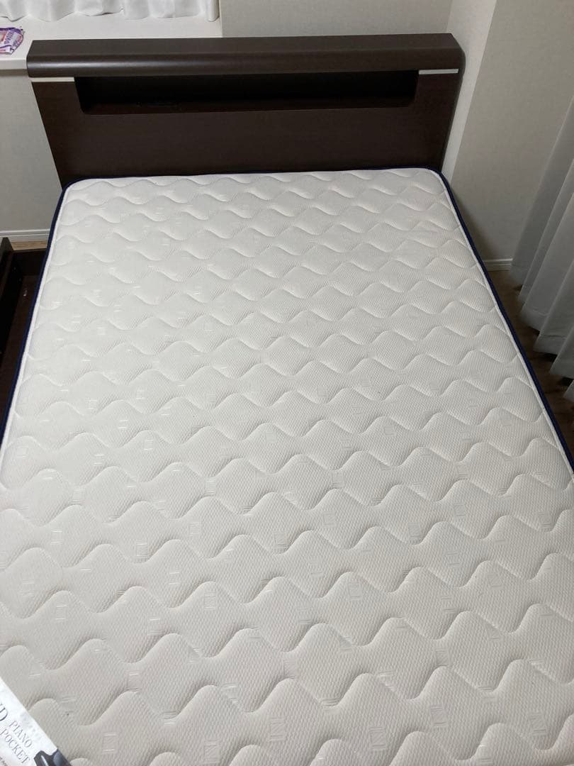 【値下げしました！】アンネルベッド　ダブルマットレス　ソフト　フレーム付き