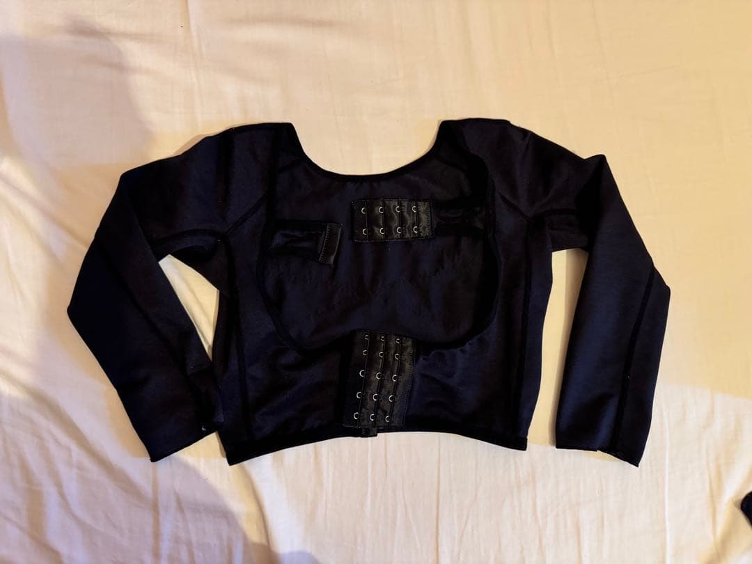 【スギ子】湘南美容外科　SBC 二の腕脂肪吸引　圧迫着　サポーター