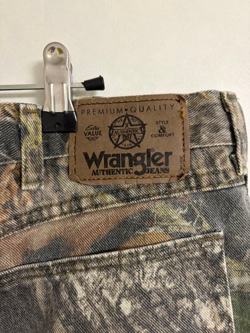 Wrangler リアルツリーカモ ダブルニー 42×30
