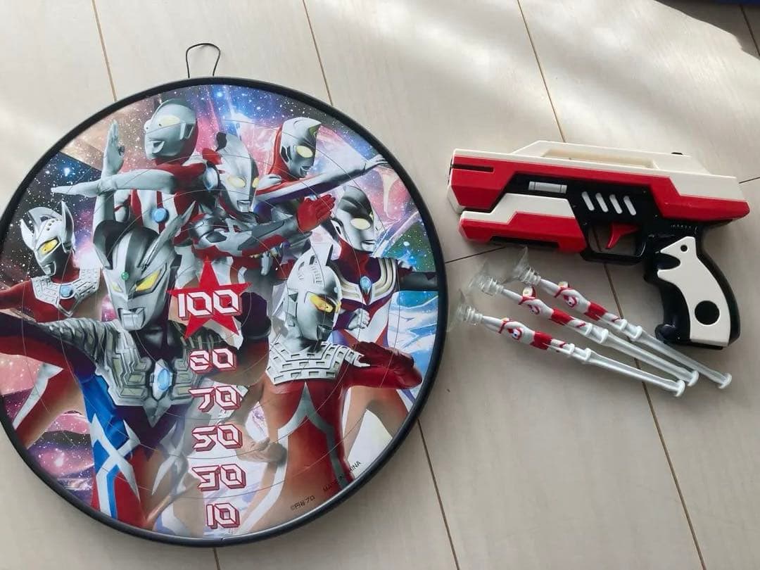 ウルトラマンフィギュア47体、怪獣27体、ロボ2体、ソフビワールド、射的セット