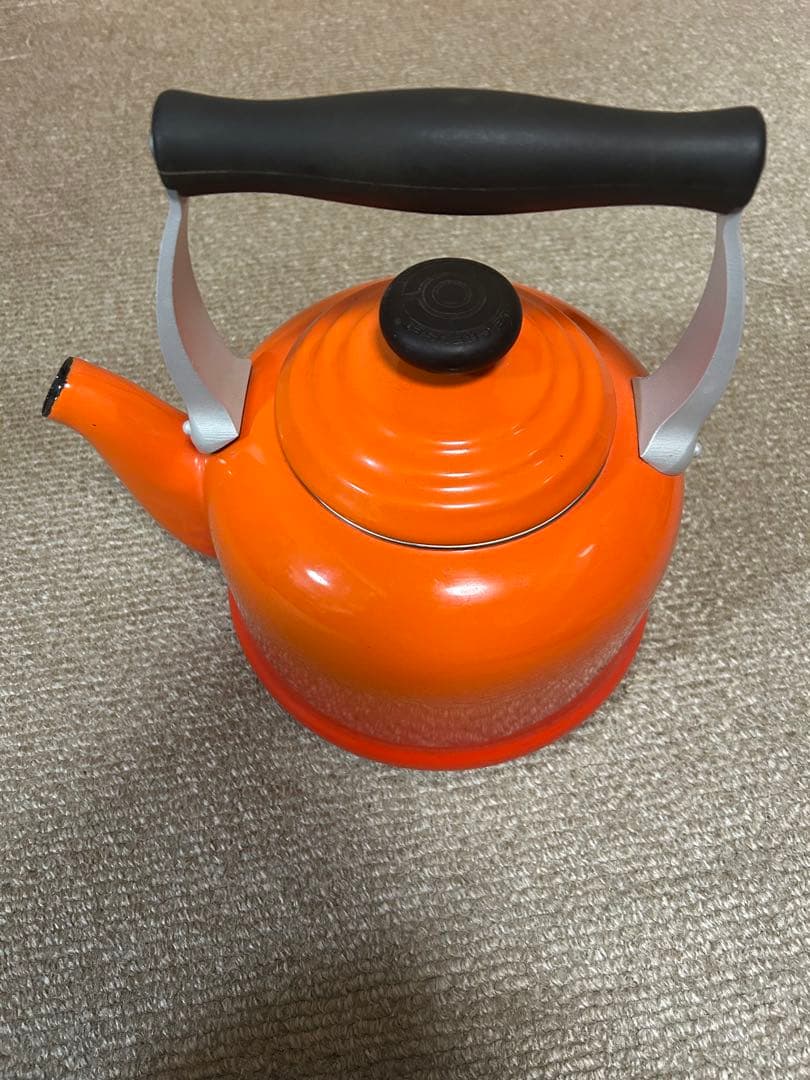 新品未使用　ル・クルーゼ ケトル 2.1Lアルミダイキャストハンドル