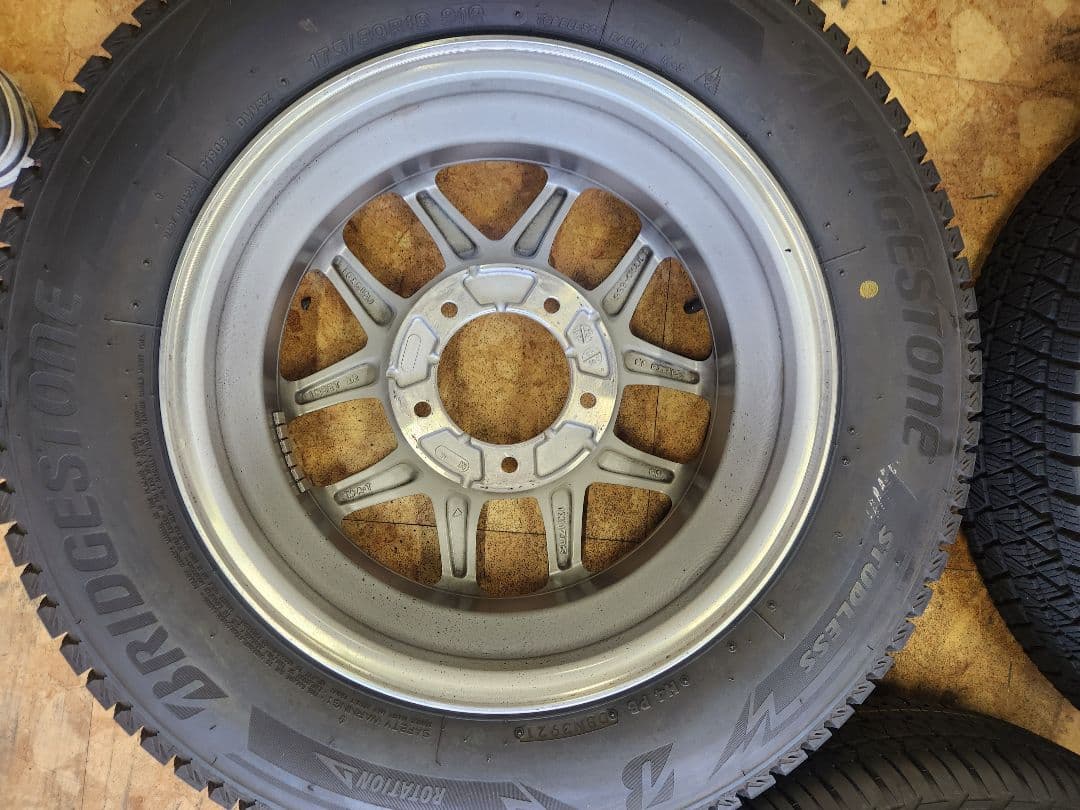 ブリヂストン 16インチ スタッドレスタイヤ ホイールセット