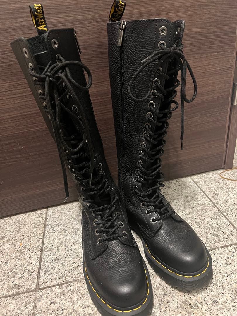 ドクターマーチン　20ホール　ブーツ　Dr.Martens 23センチ　UK4