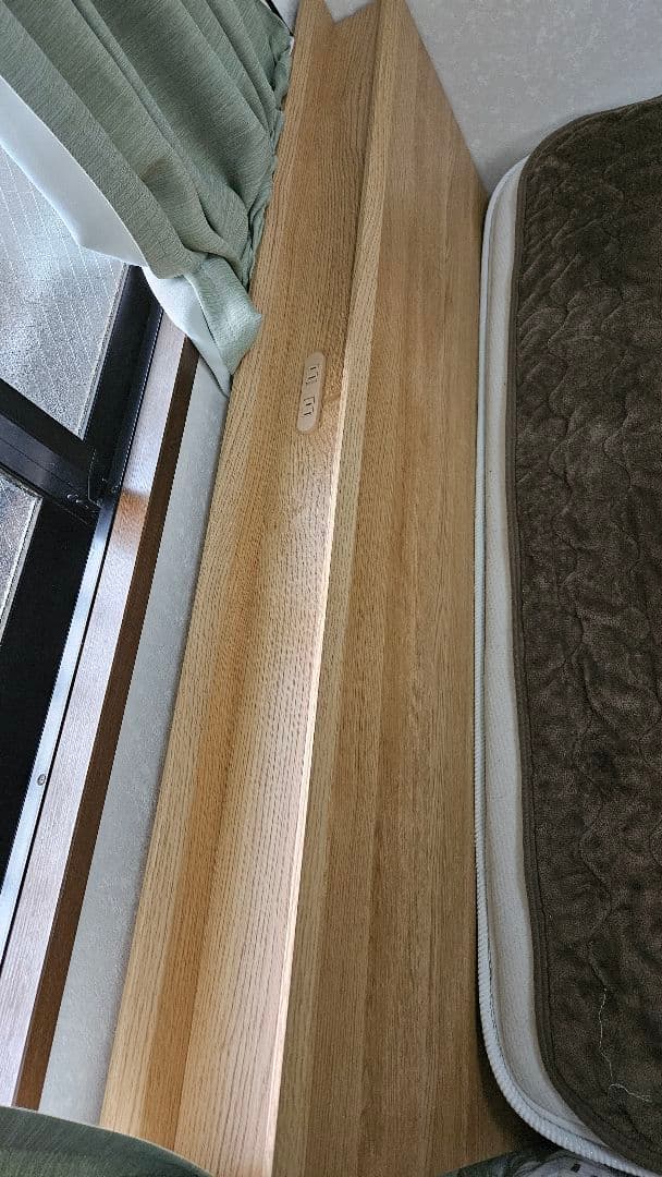 ニトリダブルベッド　マットレス、シーツ3枚付 (カイト3 DBRフカヒキ31)