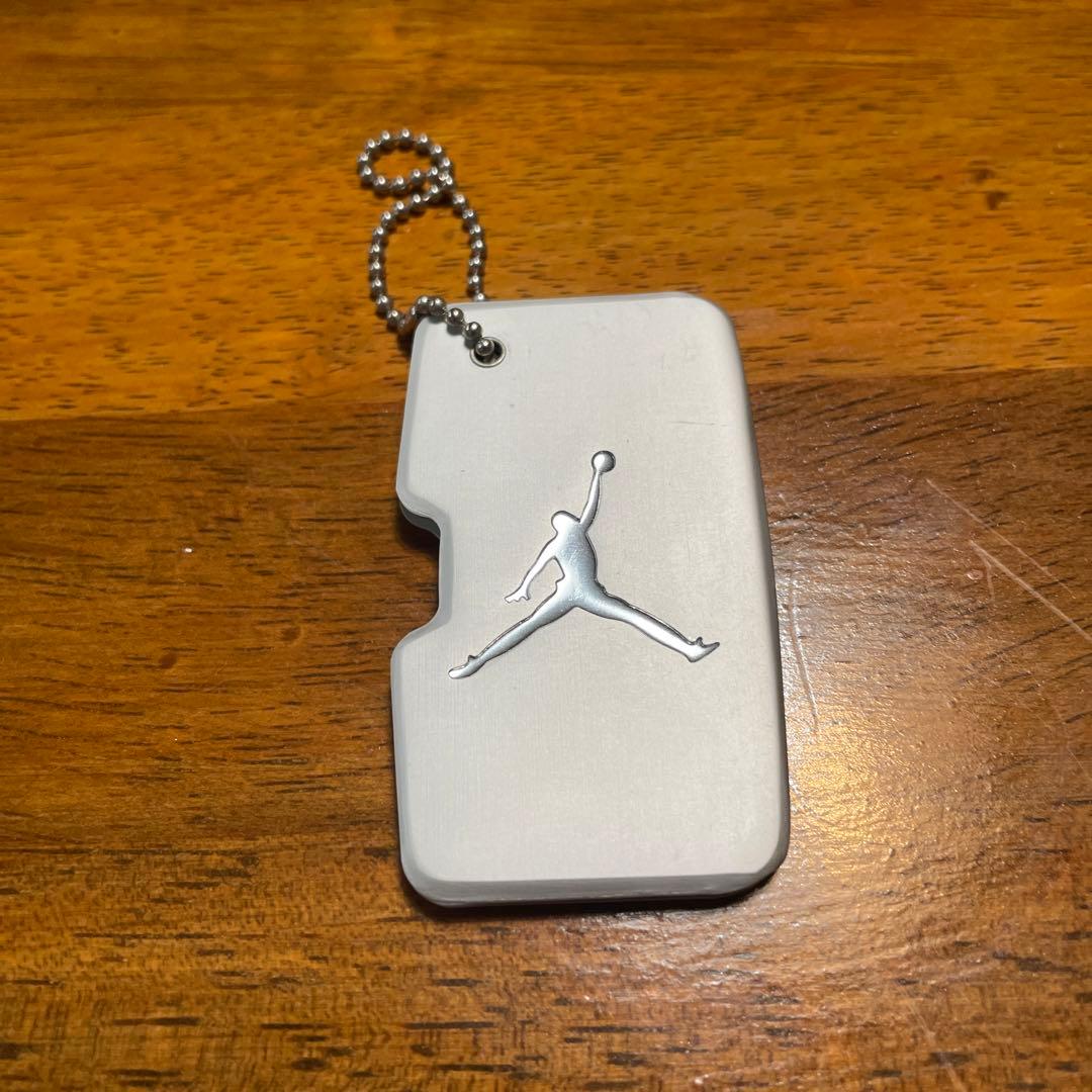 NIKE エアージョーダン　金属製　メタルタグ