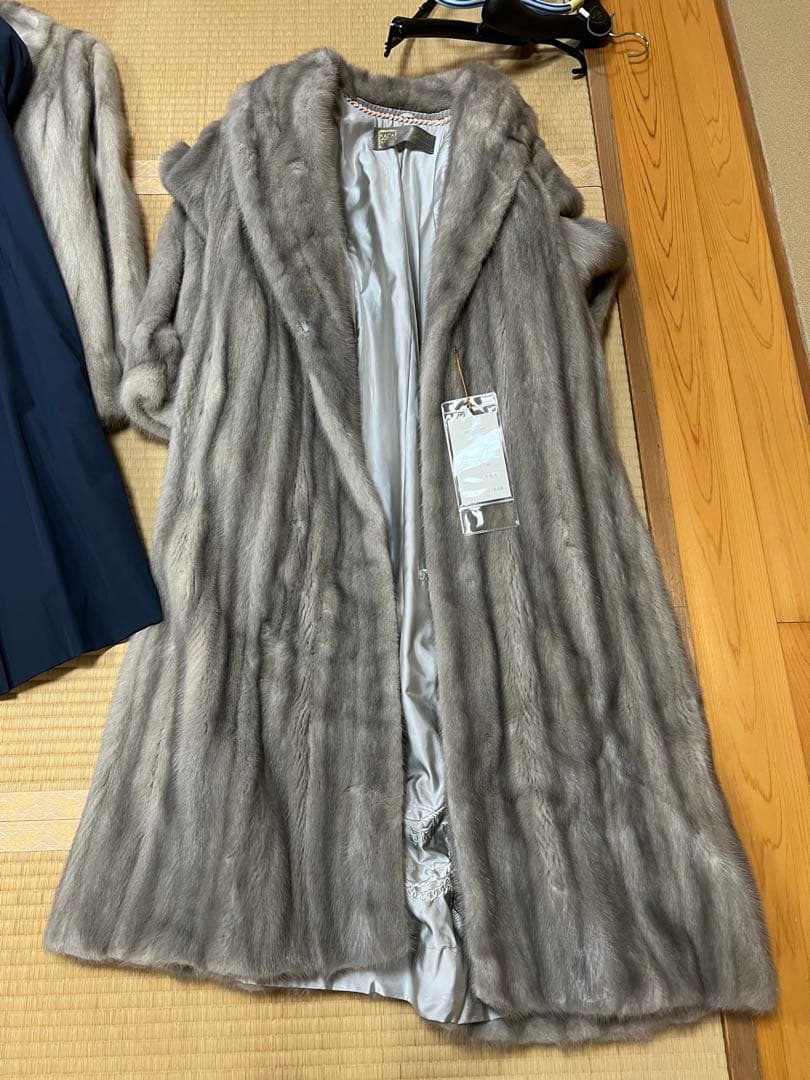 SAGA  毛皮ロングコート グレー