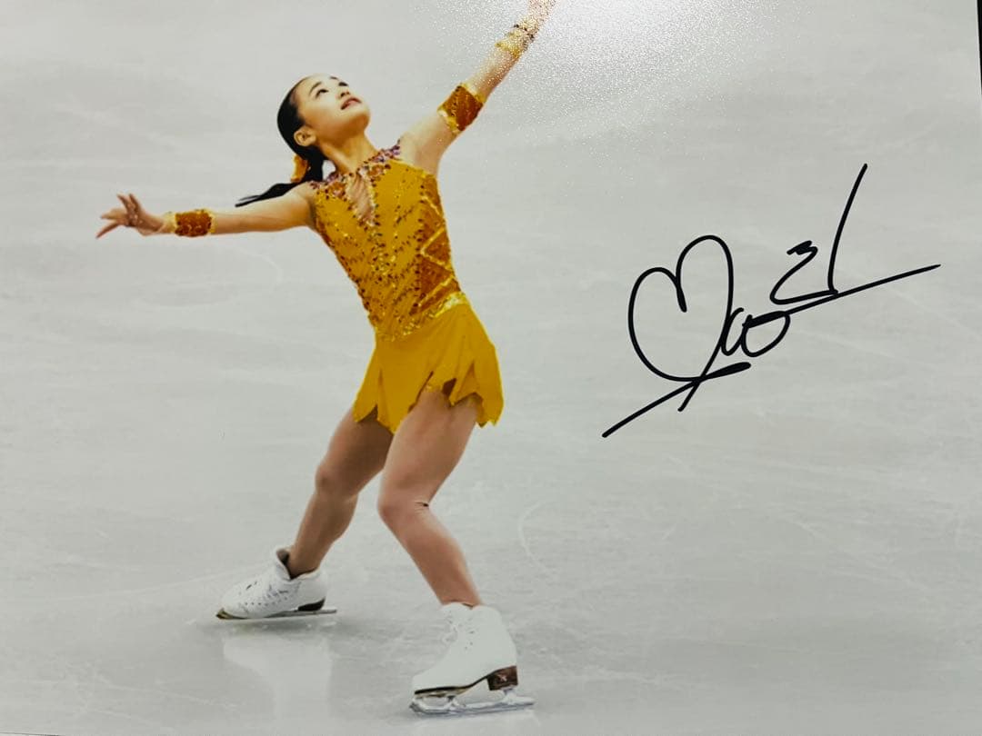 島田麻央 直筆サイン付き写真 世界女王 女子フィギュアスケート　証明書付 1枚