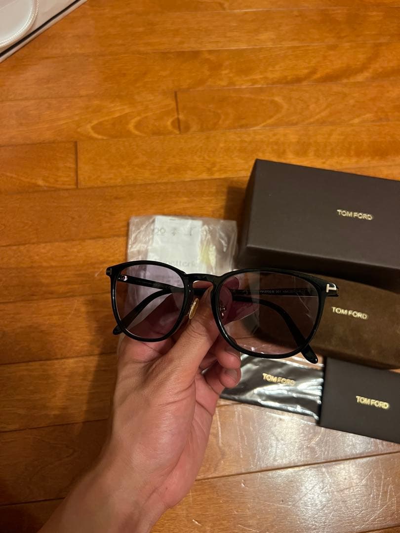 TOM FORD ブラック キャットアイ サングラス