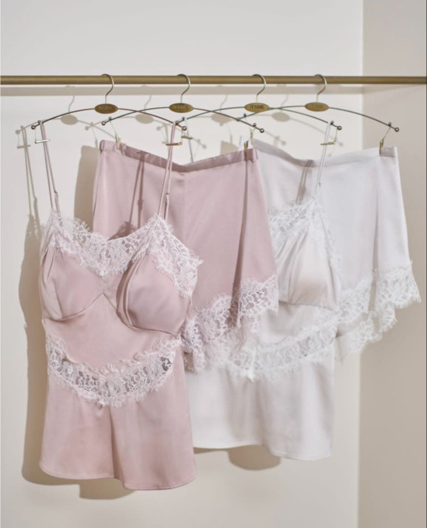 トップス ROSIER by Herlipto LACE CAMISOLE SET