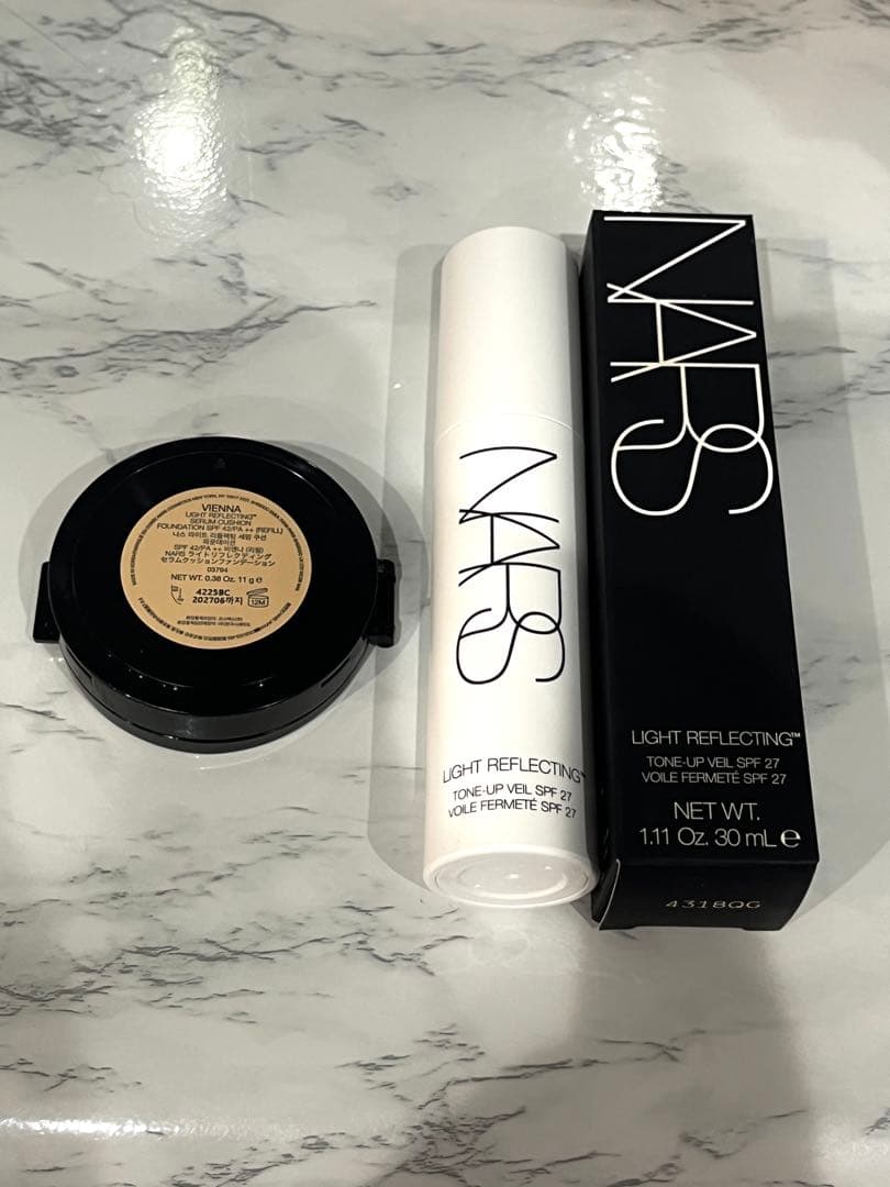 Skyee 　NARSライトリフレクティングセラムファンデ03794 下地