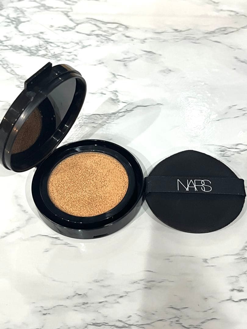 Skyee 　NARSライトリフレクティングセラムファンデ03794 下地