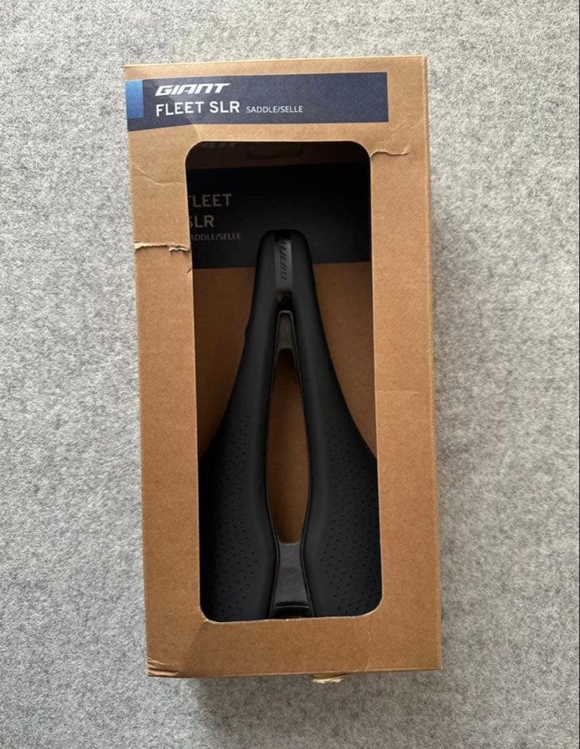 『新品未使用』GIANT FLEET SLR ジャイアント　カーボン製　サドル