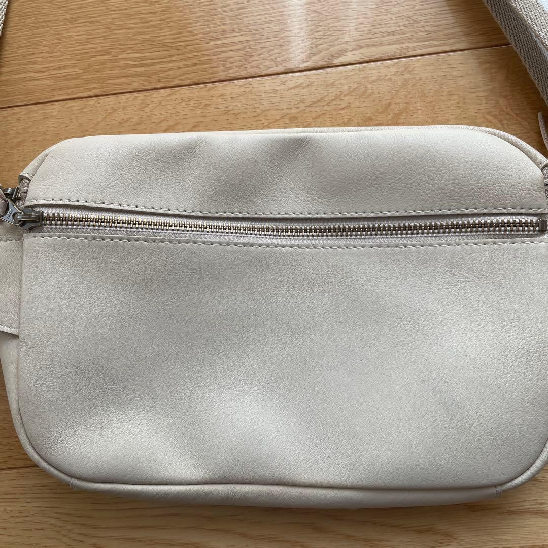 ぴぃこ　カンミ　ボディーバック