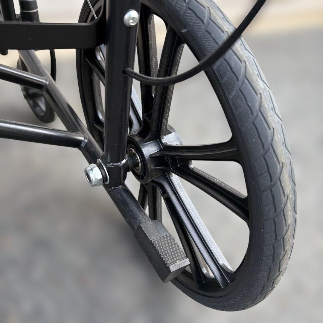 介助用 折りたたみ車椅子 ノーパンク 介助ブレーキ付 【A-265】