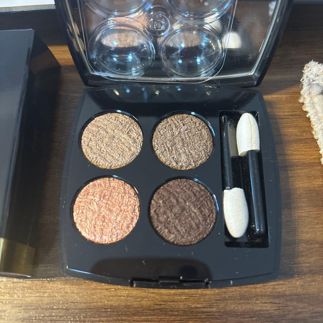 CHANELアイシャドウ レ キャトル オンブル ツイード 04 限定品　未使用