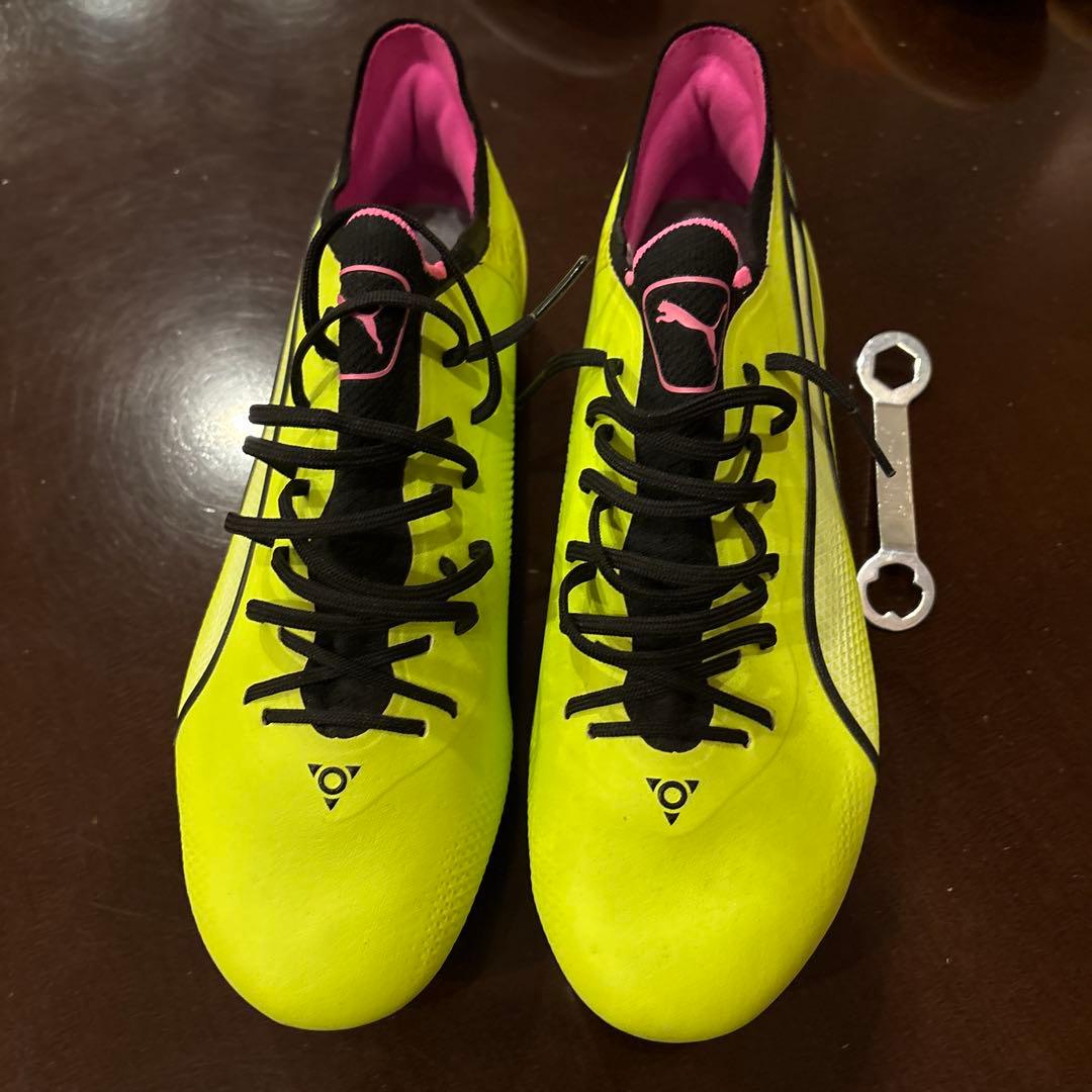 プーマキングアルティメットMxSG 取り返し式天然芝用