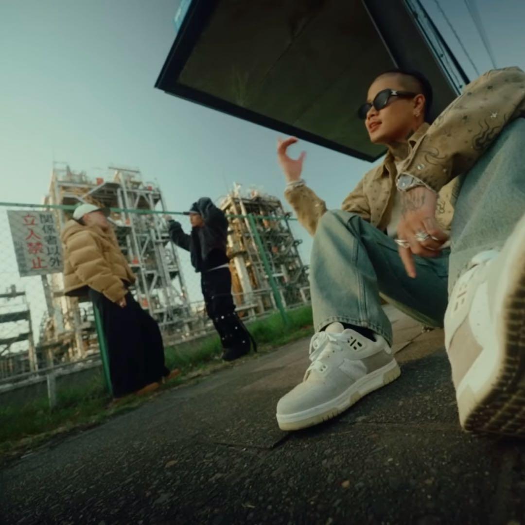 BREATH FAUX SUEDE SHORT HOODIE DOWN ベージュ