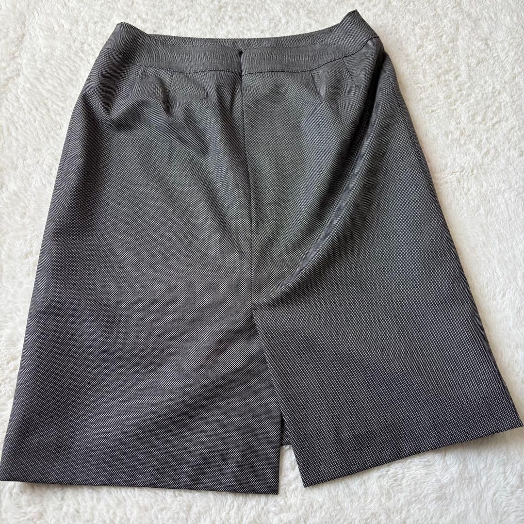 高品質　美品　NewYorker ダークグレー スーツ　 スカートスーツ　13号