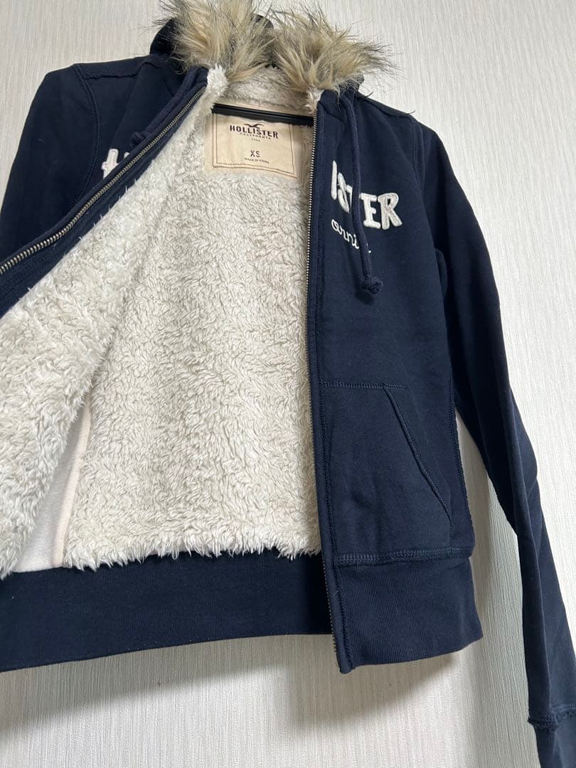 HOLLISTERフード付きパーカーXS