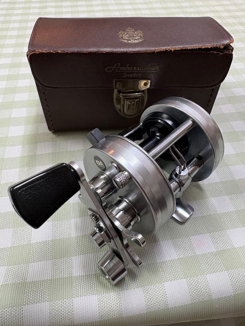 アブガルシア アンバサダー 2500C シルバー + Abu リール ケース