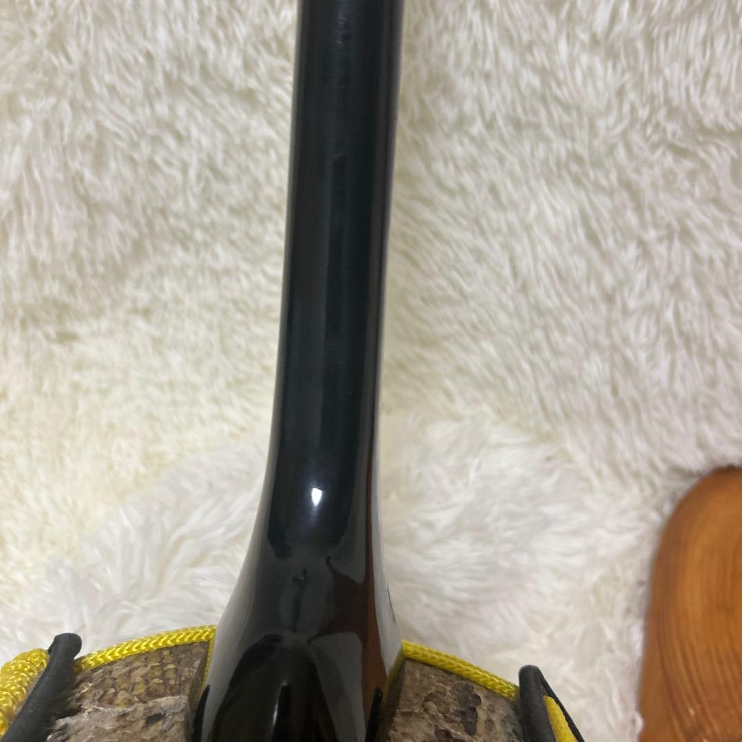 良品 沖縄 三線 蛇皮 黒漆 三味線 スタンド付き　初心者　入門
