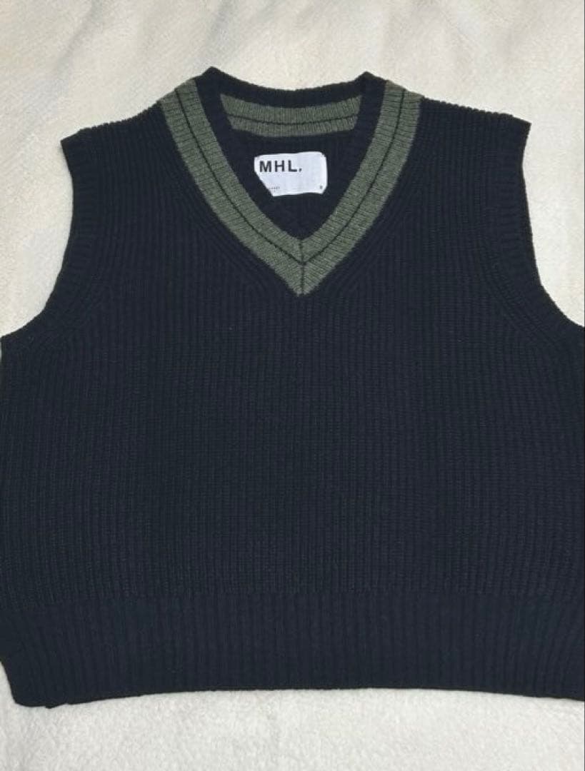 MHLマーガレットハウエル ウールニットベスト ブラック×カーキ