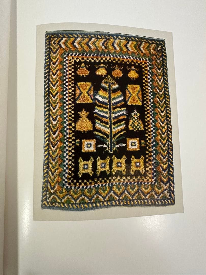 フィンランドのルイジ絨毯　歴史的研究　U.T.シレリウス著　図版　絨毯の本