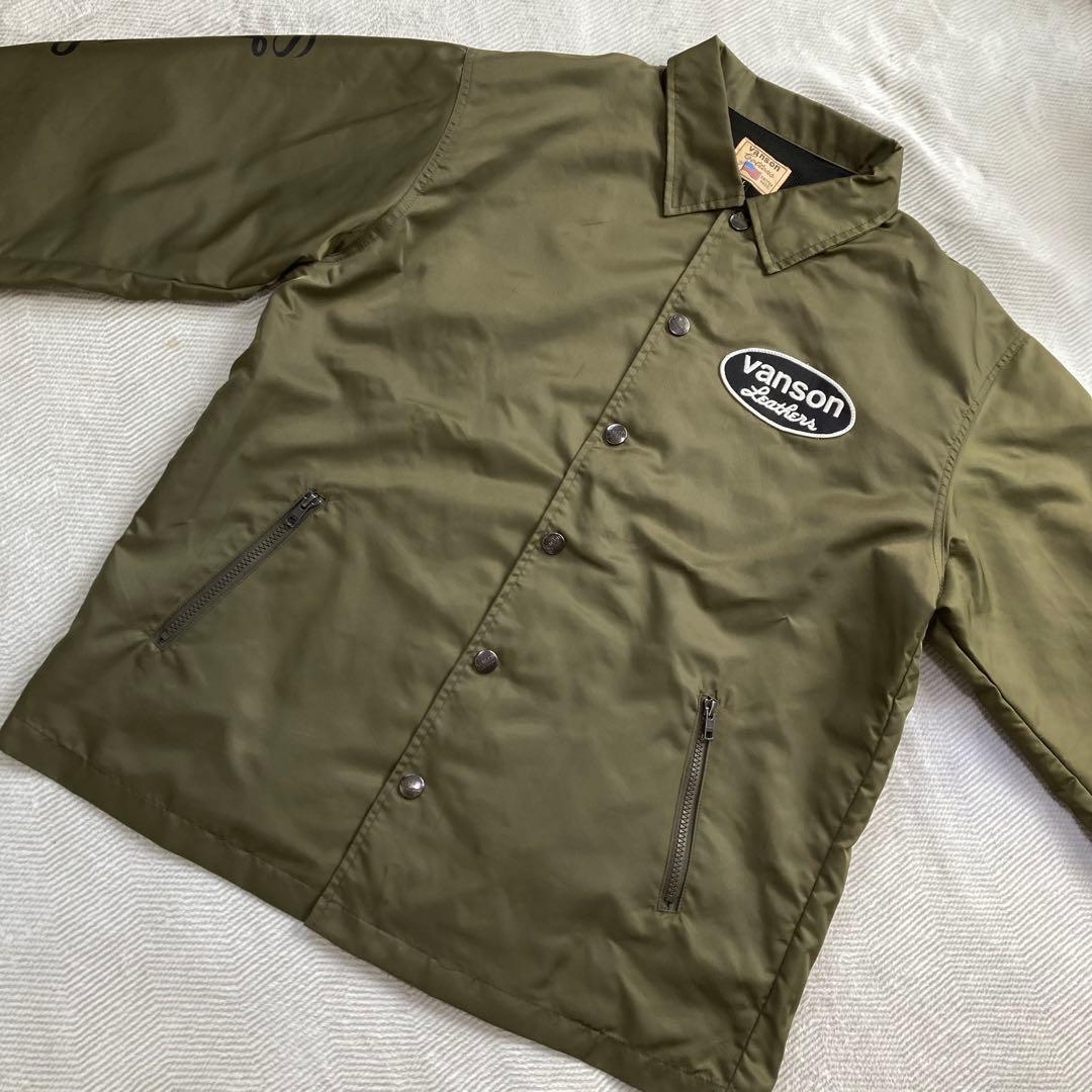 VANSON MOTOBLUEZ別注 ナイロンコーチジャケット オリーブ