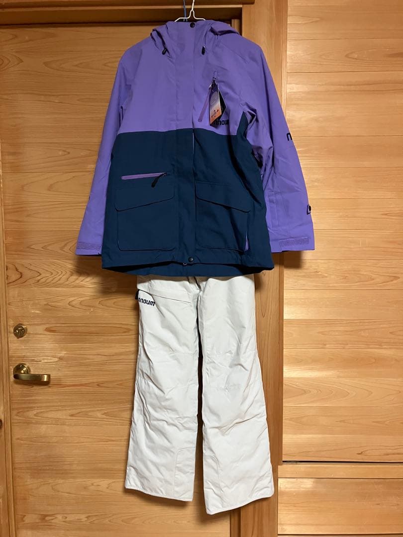 試着のみ NNOUM スキー スノーボード ウェアセット レディース
