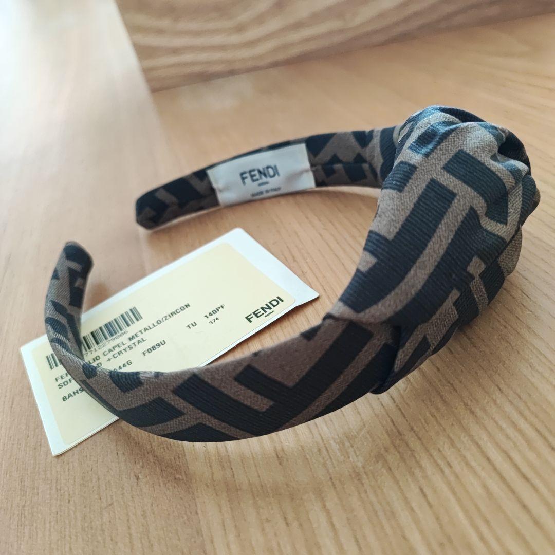 Cotu　FENDI ロゴ入り ヘアバンド