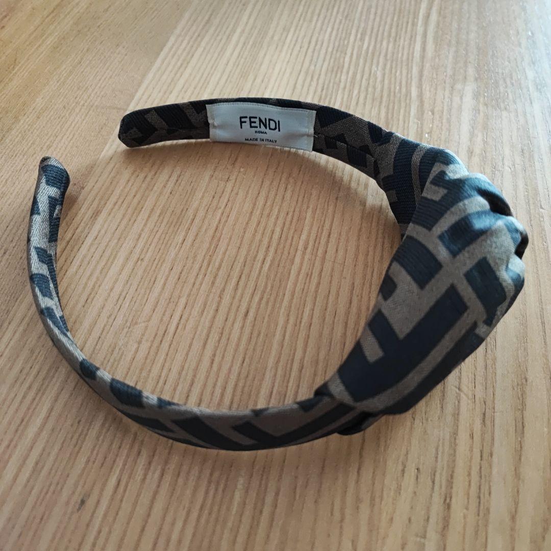 Cotu　FENDI ロゴ入り ヘアバンド
