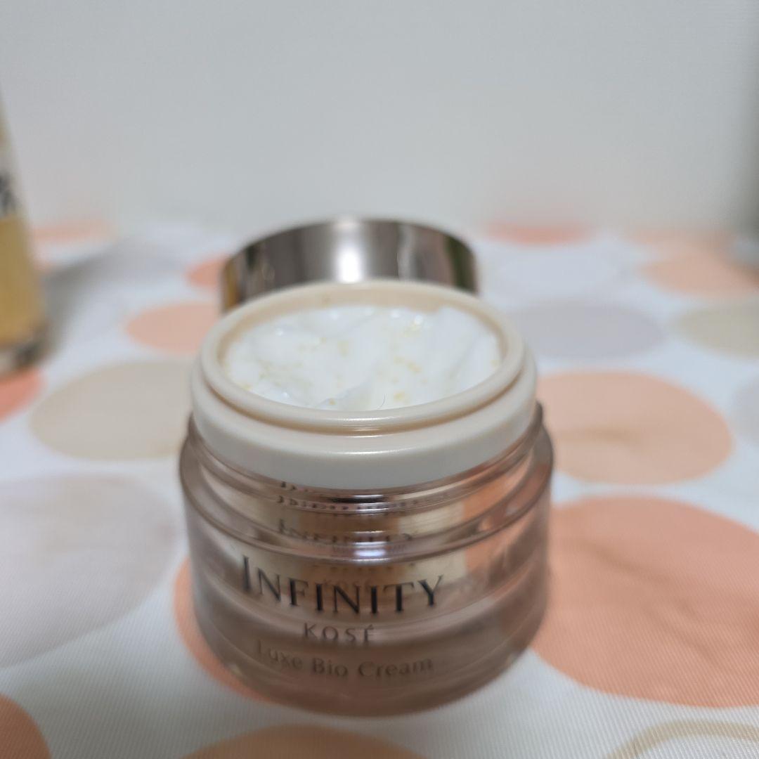 インフィニティ　プレステジアスおまとめセット&リュクスバイオクリーム