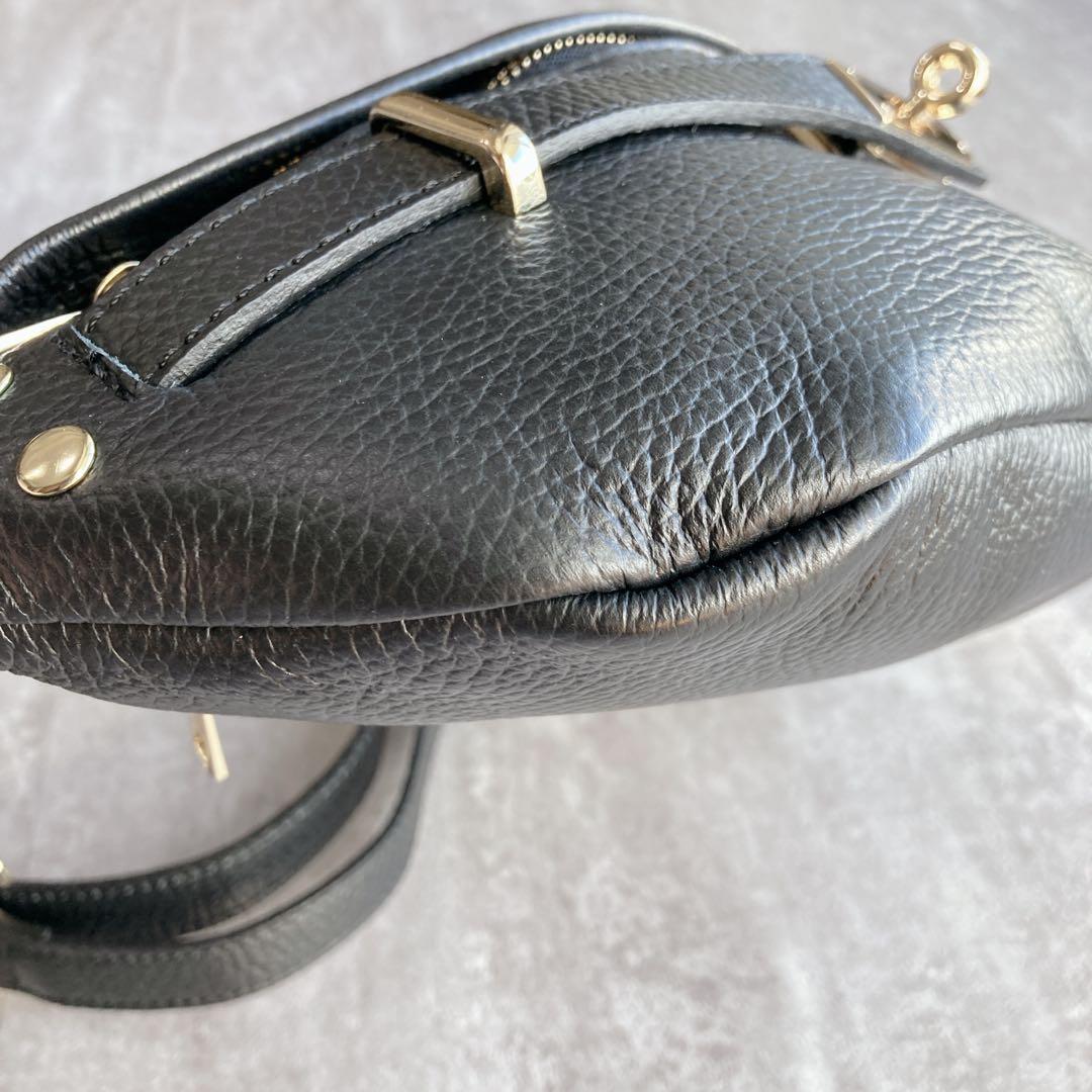 【極美品】AULENTTI オーレンティ　ボディバッグ　本革　黒　ゴールド