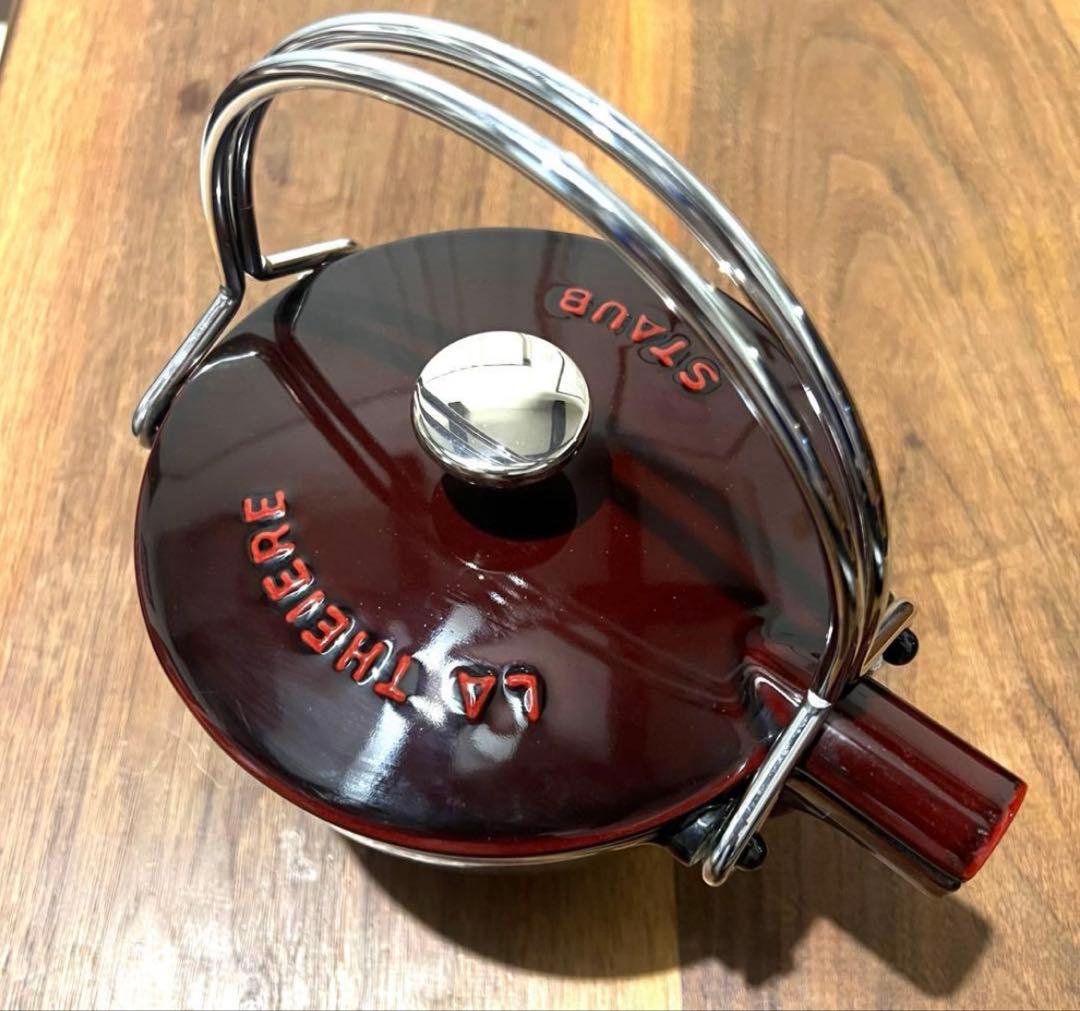 STAUB（ストウブ） ティーポット 丸型 急須　ワインレッド　やかん