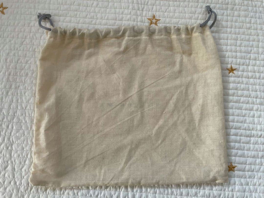 アンテプリマ　ワイヤーバック　リボンモチーフ