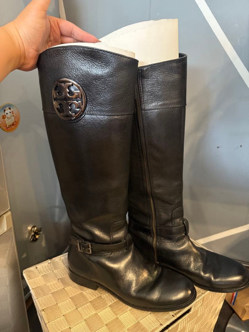 トリーバーチのレザーブーツ