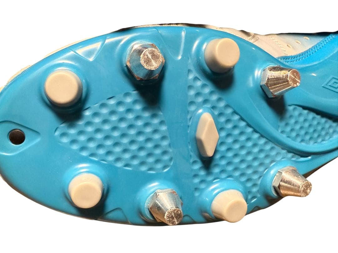 アンブロ　Umbro サッカースパイク サイン入り