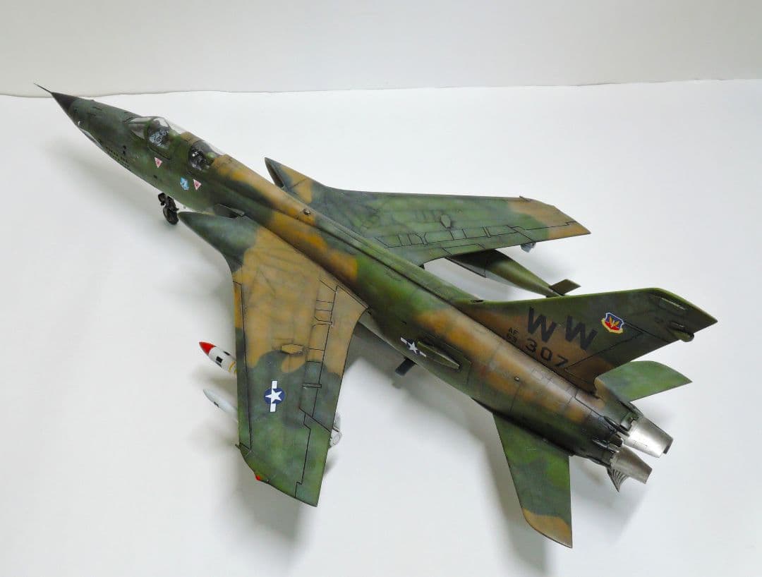 【完成品】ハセガワ 1/48 F-105G サンダーチーフ ワイルドウィーゼル
