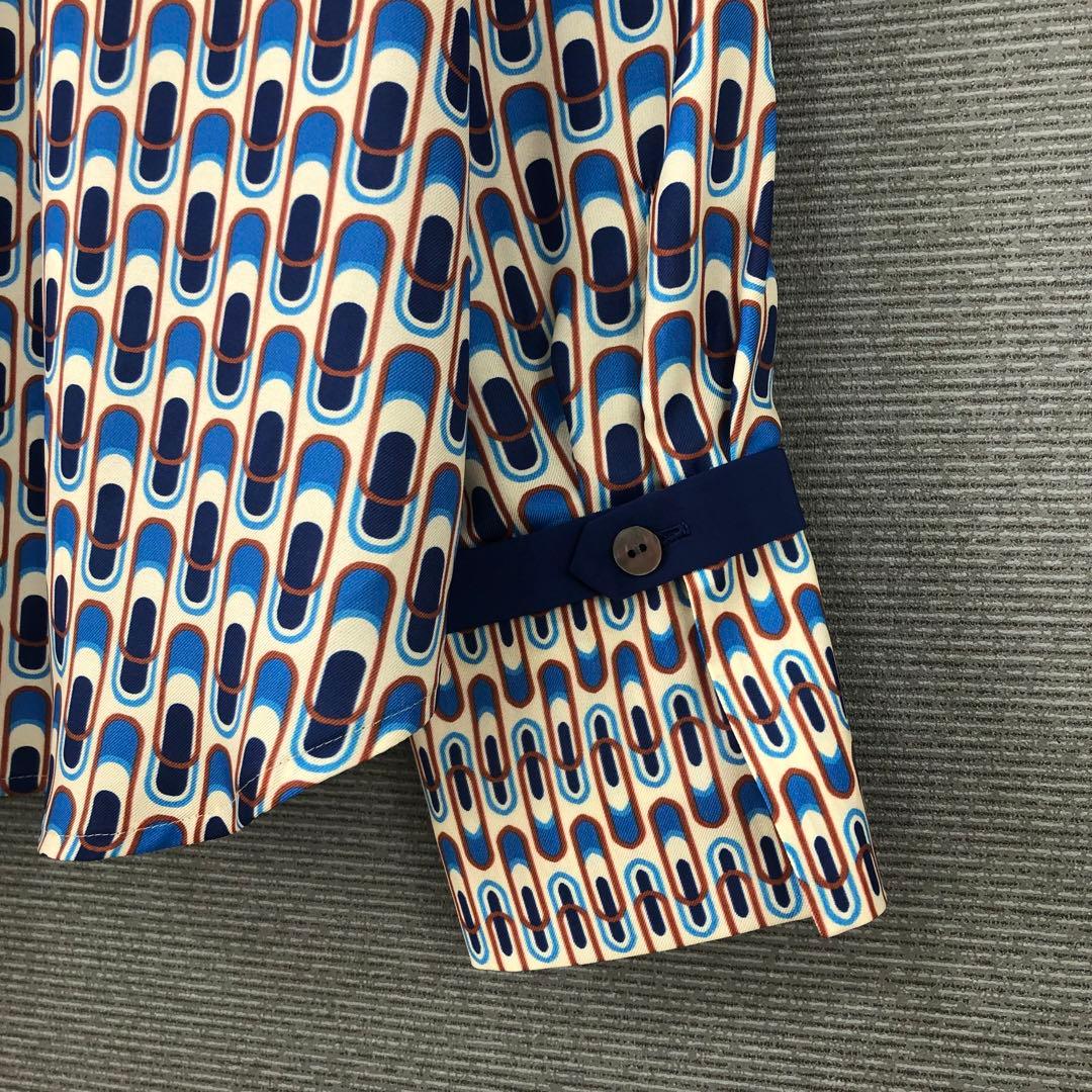 allureville 幾何学プリント配色ナロータイブラウス 2 ブルー