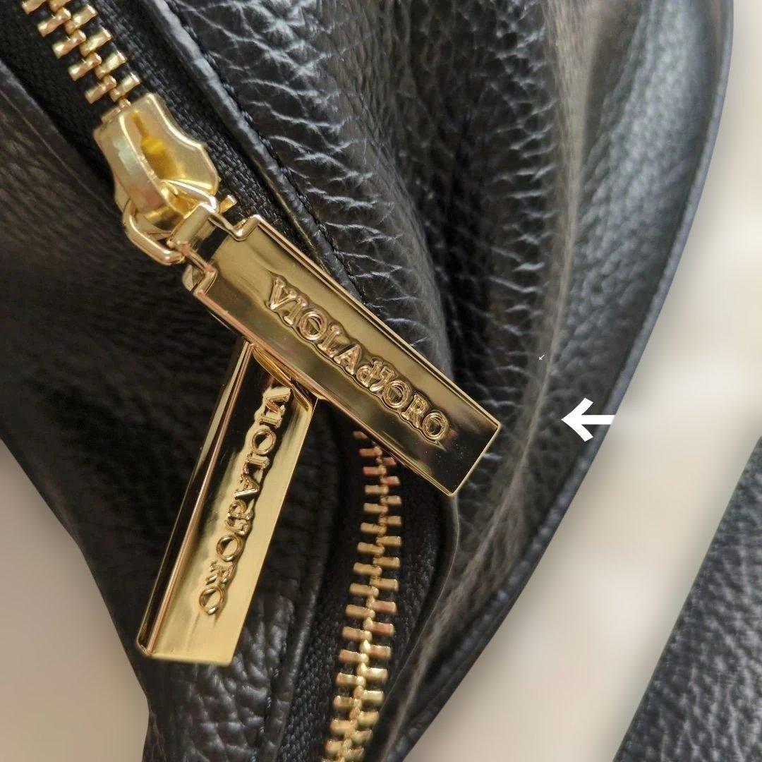 VIOLADOROのレザーボディバッグ