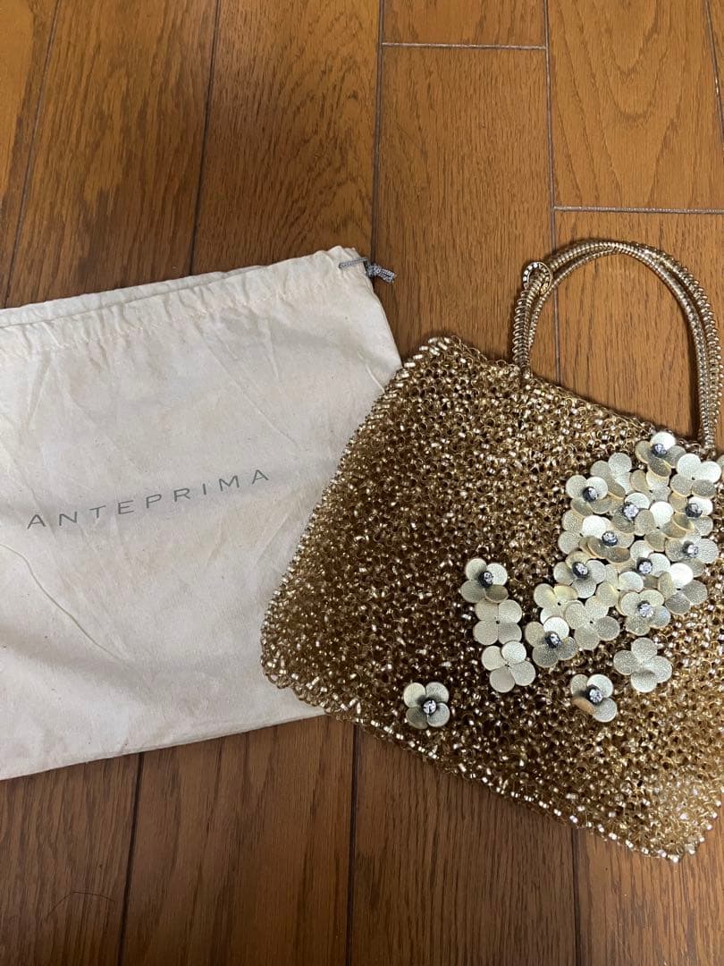 ANTEPRIMA ゴールド フラワーモチーフ パーティーバッグ
