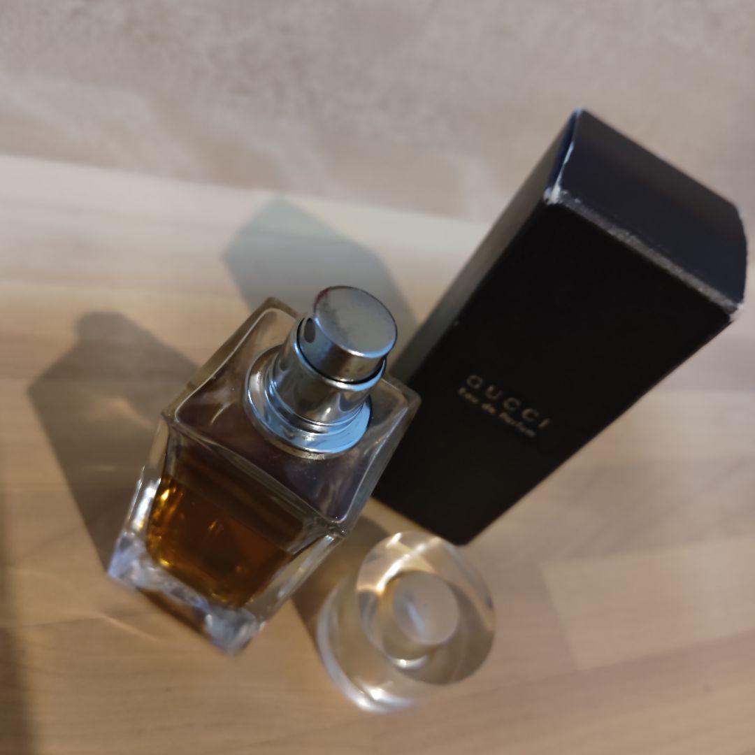 グッチ　香水　３つ