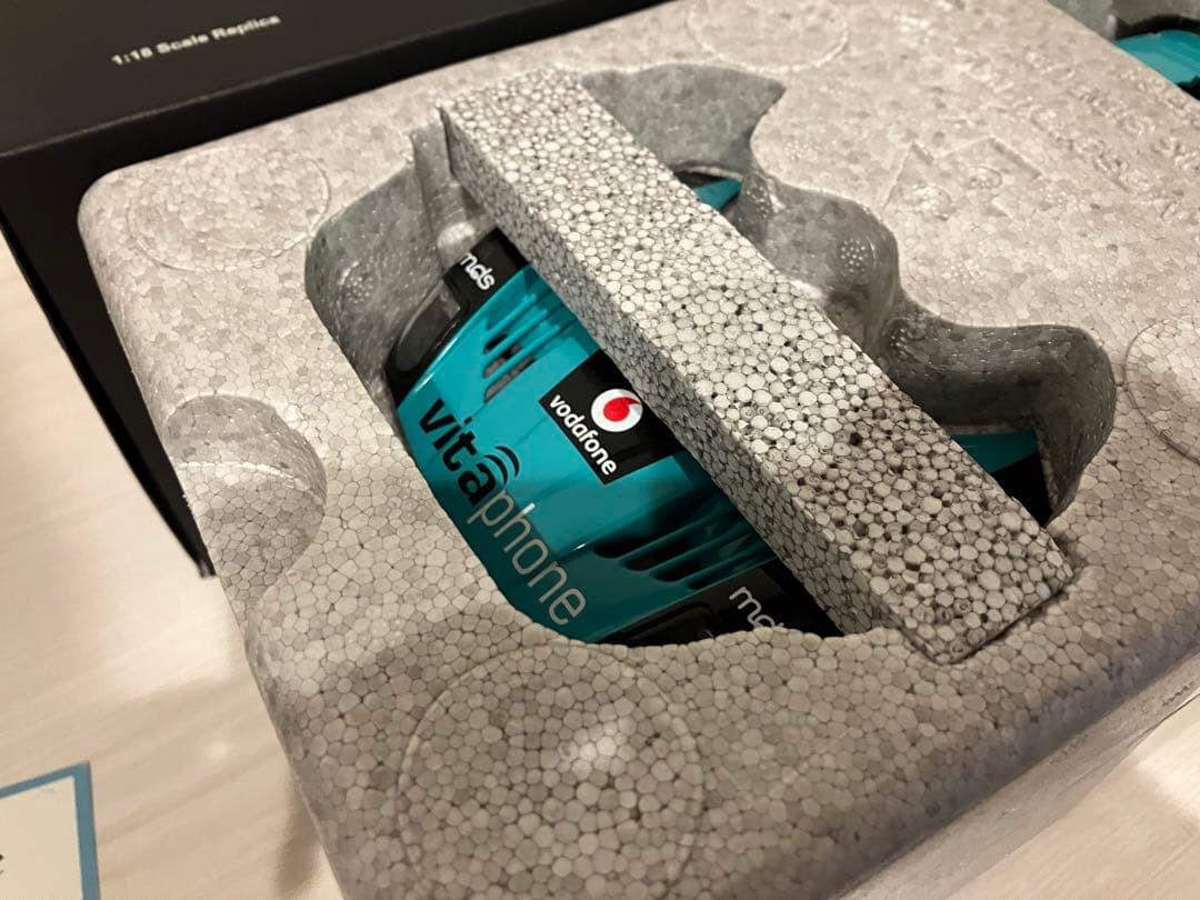 美品　1/18 オートアート マセラティ MC12 FIA GT1 2010