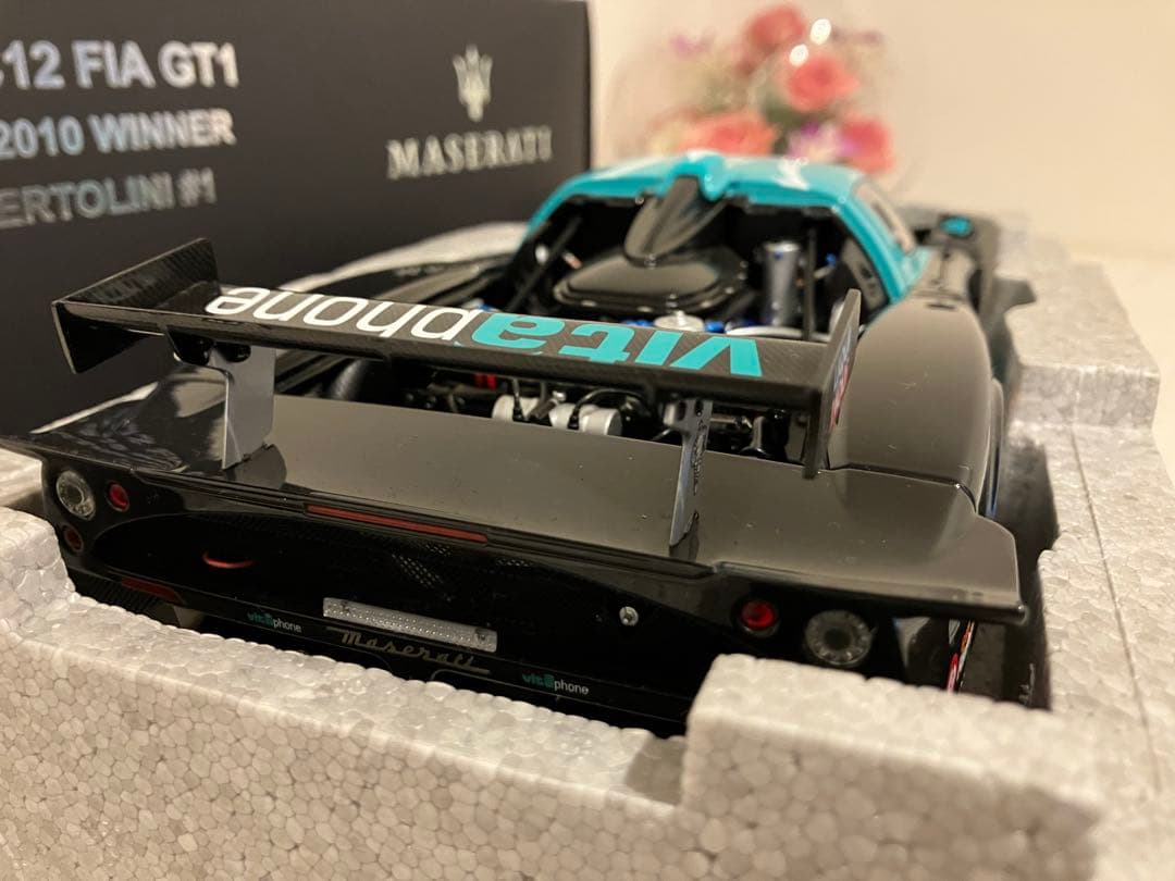 美品　1/18 オートアート マセラティ MC12 FIA GT1 2010