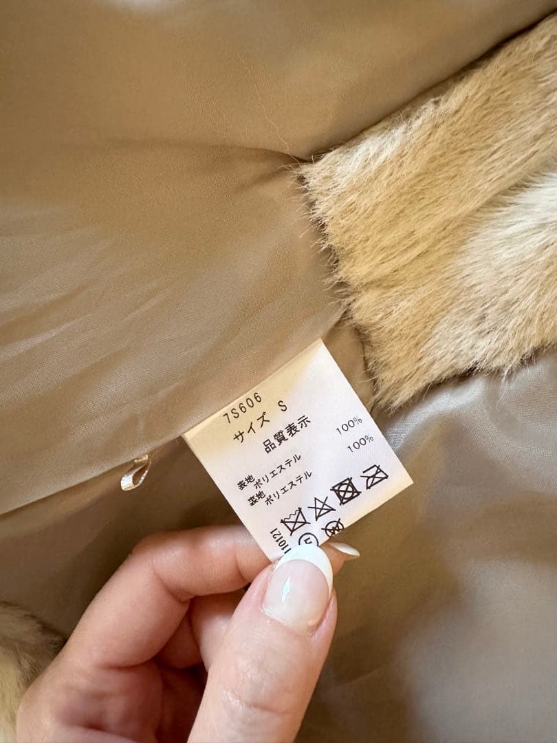 青*魚様 SEVENTEN エコファーポンチョ エクリュ 新品未使用